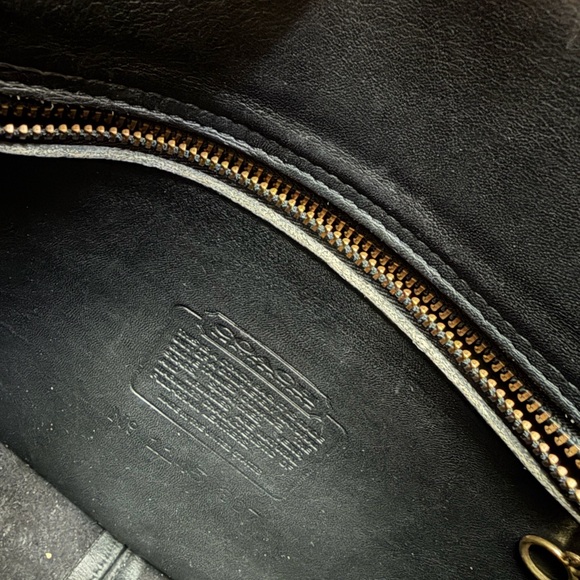 Coach vintage Lindsay Black Leather Crossbody Bag - Picture 7 of 8